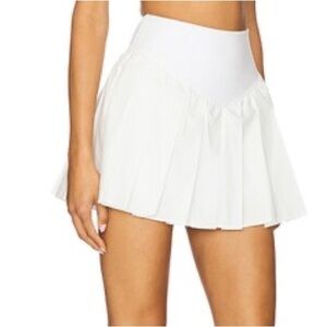 NWT FREE PEOPLE MOVEMENT SWING OF THINGS PLEATED SKORT WHITE sz Xs